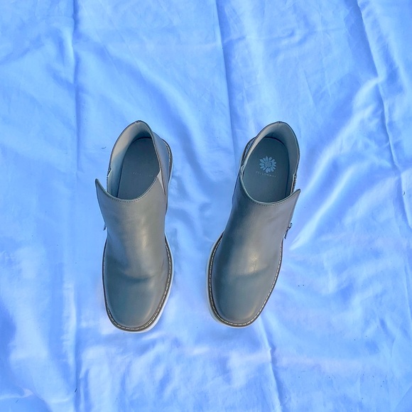 Yellow Box Gray Ankle Boots - Picture 2 of 4